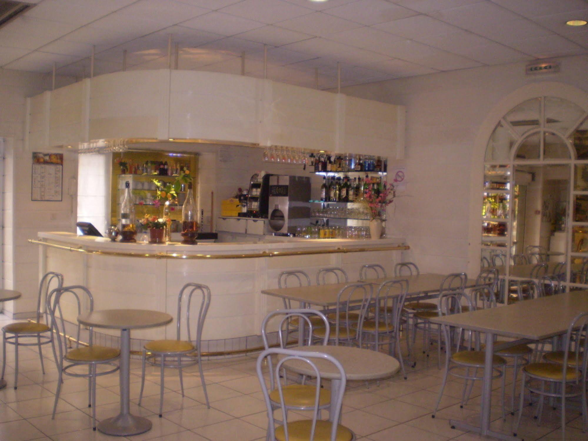 Hotel De Paris 3*